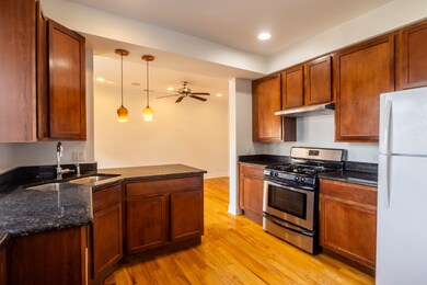 2709 W Glenlake Ave unit 1, Chicago, IL 60659 - photo 2