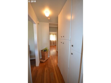 2102 E 12th St, the Dalles, OR 97058 - photo 7