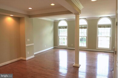 10357 Fitzpatrick Ln, Oakton, VA 22124 - photo 6