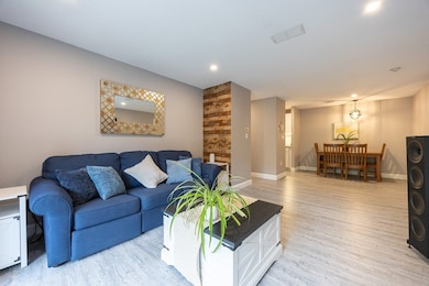 605 Franklin Crossing Rd, Franklin, MA 02038 - photo 4