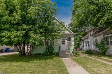 219 11th St N, Moorhead, MN 56560-11