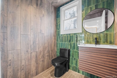 190-10 114th Dr, Jamaica, NY 11412 - photo 5