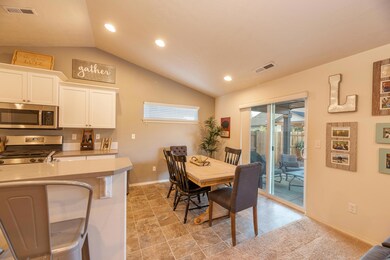 3647 SW Pumice Ave, Redmond, OR 97756 - photo 7