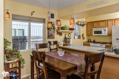 4837 Klamath Falls Lane-large-003-Kitche