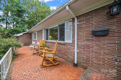 327 Livingston Dr, Charlotte, NC 28211 - photo 7