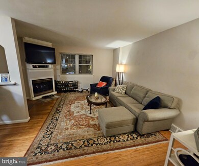 200 N Wayne Ave unit 13, Wayne, PA 19087 - photo 2