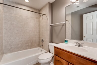 1628 Fairwood Place unit 3D, Aurora, IL 60506 - photo 7