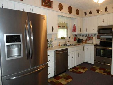 2724 Cornstalk Ave, Ashville, OH 43103 - photo 5