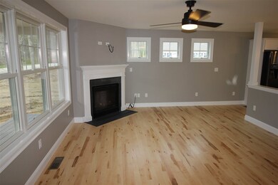 8 Laredo Ln unit 4, Rochester, NH 03868 - photo 3