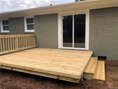 624 N Bost St, Statesville, NC 28677 - photo 3