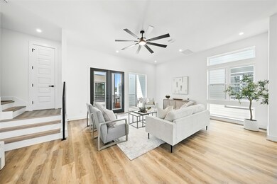 1913 Hoskins Dr unit I, Houston, TX 77080 - photo 4