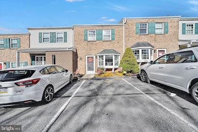 1322 Blue Jay Dr unit 1322, Lancaster, PA 17601 - photo 2