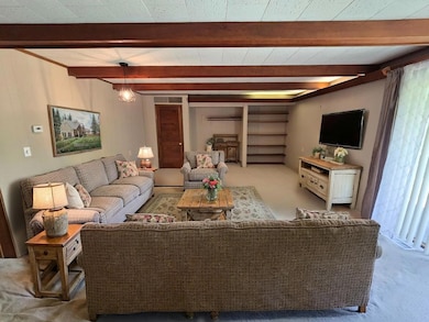 10 - Living Room - Farmhouse - 0