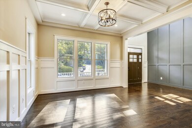 2136 Emilys Ln, Falls Church, VA 22043 - photo 6