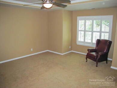 19594 Hollygrape St, Bend, OR 97702 - photo 5