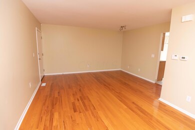 Living room w/ hardwood