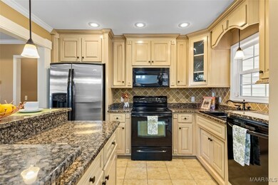 CUSTOM KITCHEN