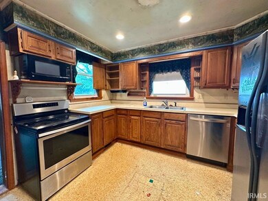 308 E Jefferson St, Kirklin, IN 46050 - photo 3