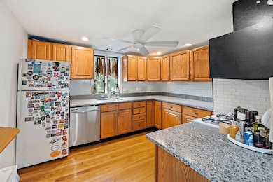 15 Linden Thomas Rd, Randolph, MA 02368 - photo 4