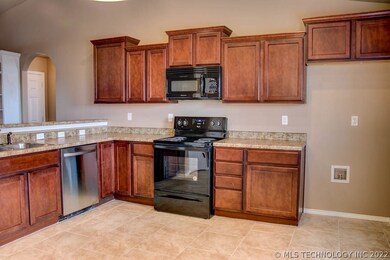 420 E 149th St, Glenpool, OK 74033 - photo 5