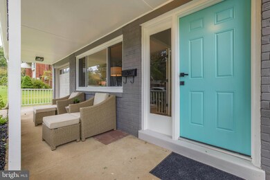 8905 Vernon View Dr, Alexandria, VA 22308 - photo 2