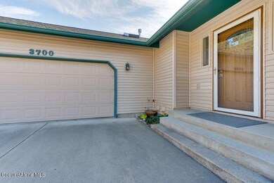3Front entry.jpg-SMALL
