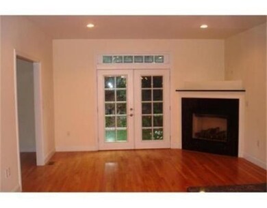 117 Florence St unit 1, Chestnut Hill, MA 02467 - photo 4