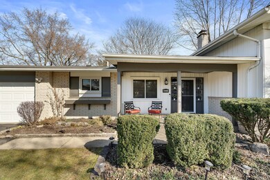 6617 Mellow Wood Ln, West Bloomfield, MI 48322 - photo 2