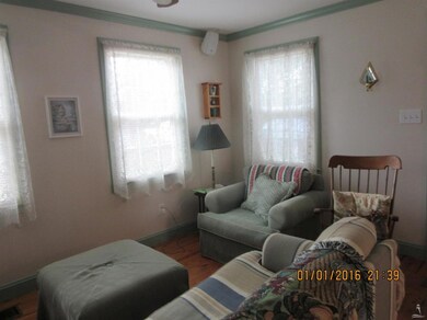 604 E Wilmington St, Burgaw, NC 28425 - photo 3