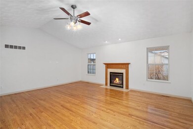 1004 Torrington Ln, Freeburg, IL 62243 - photo 4