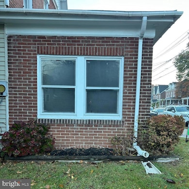 431 Broad St, Spring City, PA 19475 - photo 4