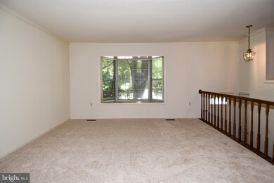 9582 Lindenbrook St, Fairfax, VA 22031 - photo 6