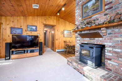 770_Farmingdale_Dr_%289_of_40%29
