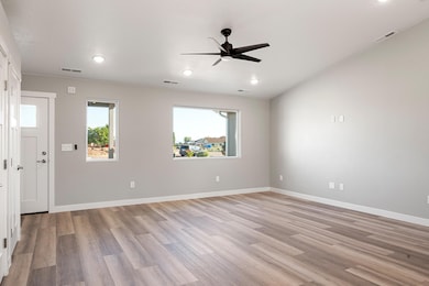 4224 N 2375 W-15