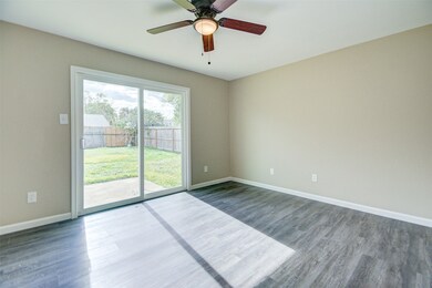 7847 Lumber Jack Dr, Houston, TX 77040 - photo 6