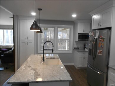 6453 Beverly Hills Rd, Coopersburg, PA 18036 - photo 7