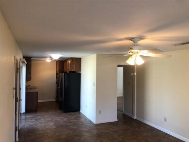 732 Hallvale Dr, Fort Worth, TX 76108 - photo 2