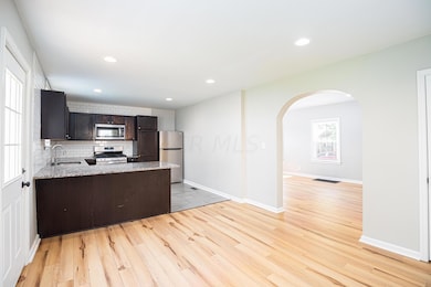 1618 E Fulton St. 43205_037