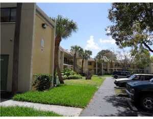 1105 Meadows Cir unit 1105, Boynton Beach, FL 33436 - photo 2