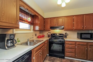 006-Kitchen-1533729-mls.jpg