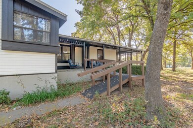 781 Eastern Valley Ln, Whitesboro, TX 76273 - photo 4