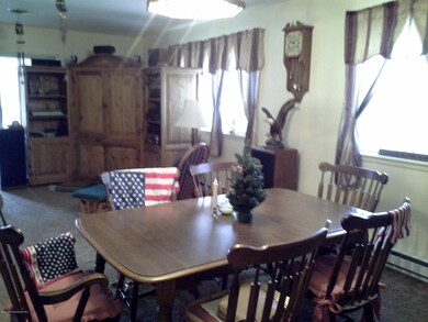 Dining room to living room