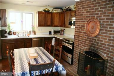 1251 Portner Rd, Alexandria, VA 22314 - photo 5