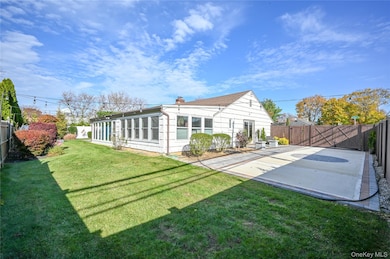 2 Meadow Ln, Rockville Centre, NY 11570 - photo 5