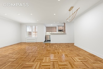 302 E 88th St unit 2G, New York, NY 10128 - photo 2