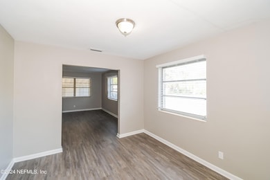 6238 Green Pine Ln, Jacksonville, FL 32277 - photo 6