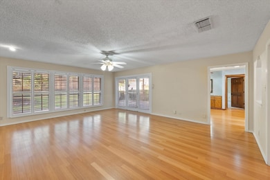 820 Newport Rd, Fort Worth, TX 76120 - photo 4