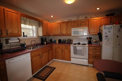 All appliances are included in the sale!
