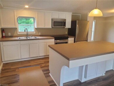 3746 Whitaker Rd, Asheboro, NC 27205 - photo 7