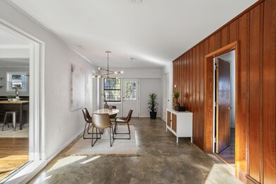 Entry/dining